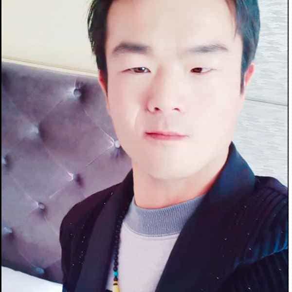 青海30岁单身帅哥真诚找对象-广西征婚相亲网