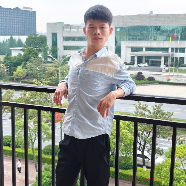 湖南28岁单身帅哥真诚找对象-广西征婚相亲网